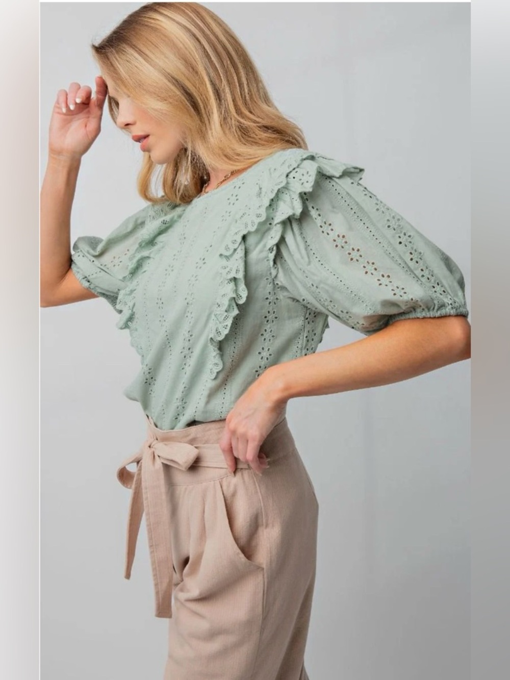 NWT Easel Whimsy Eyelet Lace ruffle sleeve short sleeve top sz M